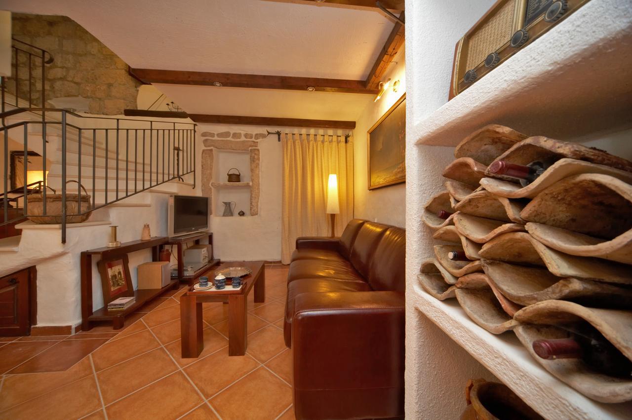 Srednji Radovčići Rilovic Houseヴィラ エクステリア 写真