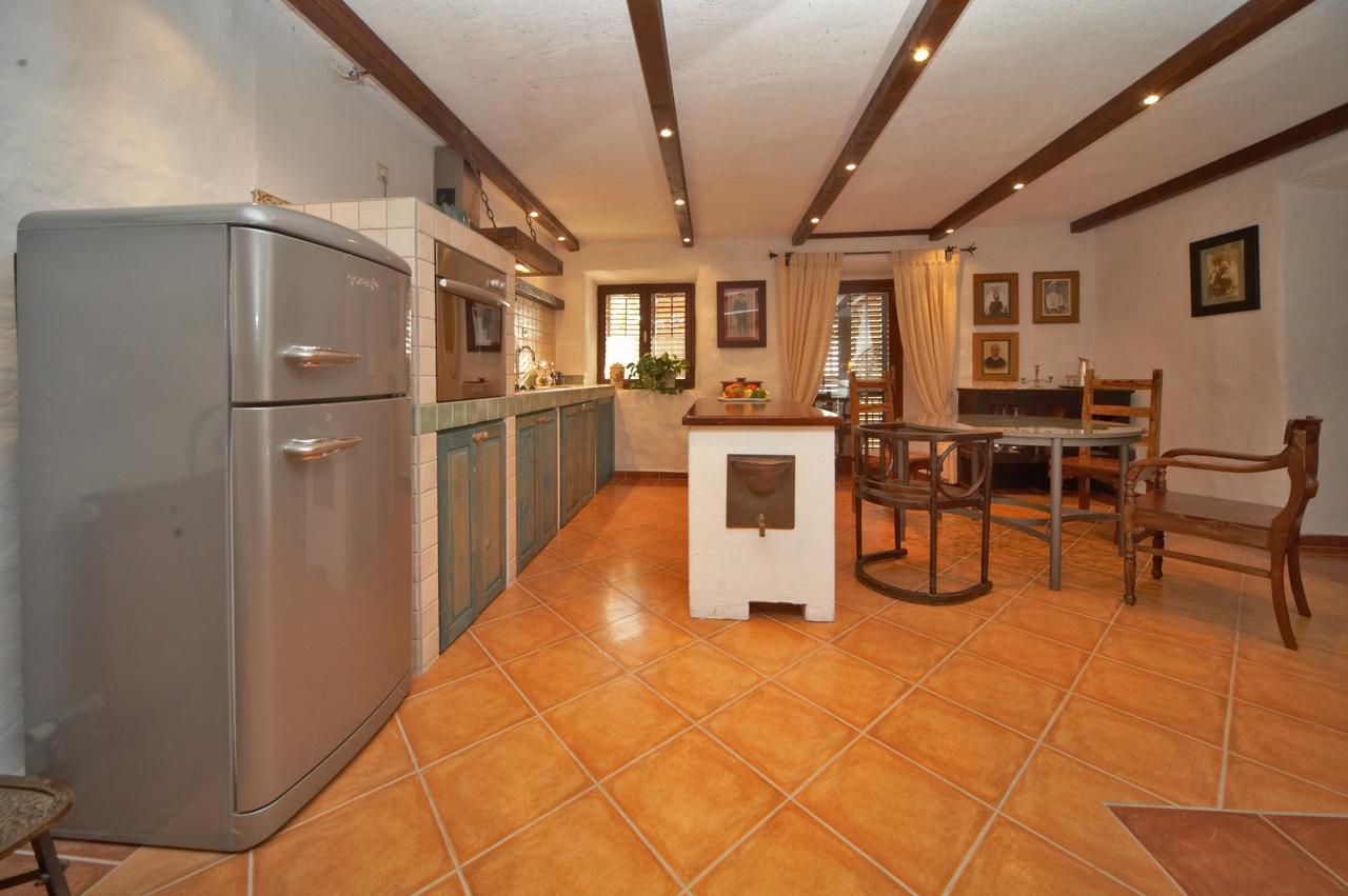 Srednji Radovčići Rilovic Houseヴィラ エクステリア 写真