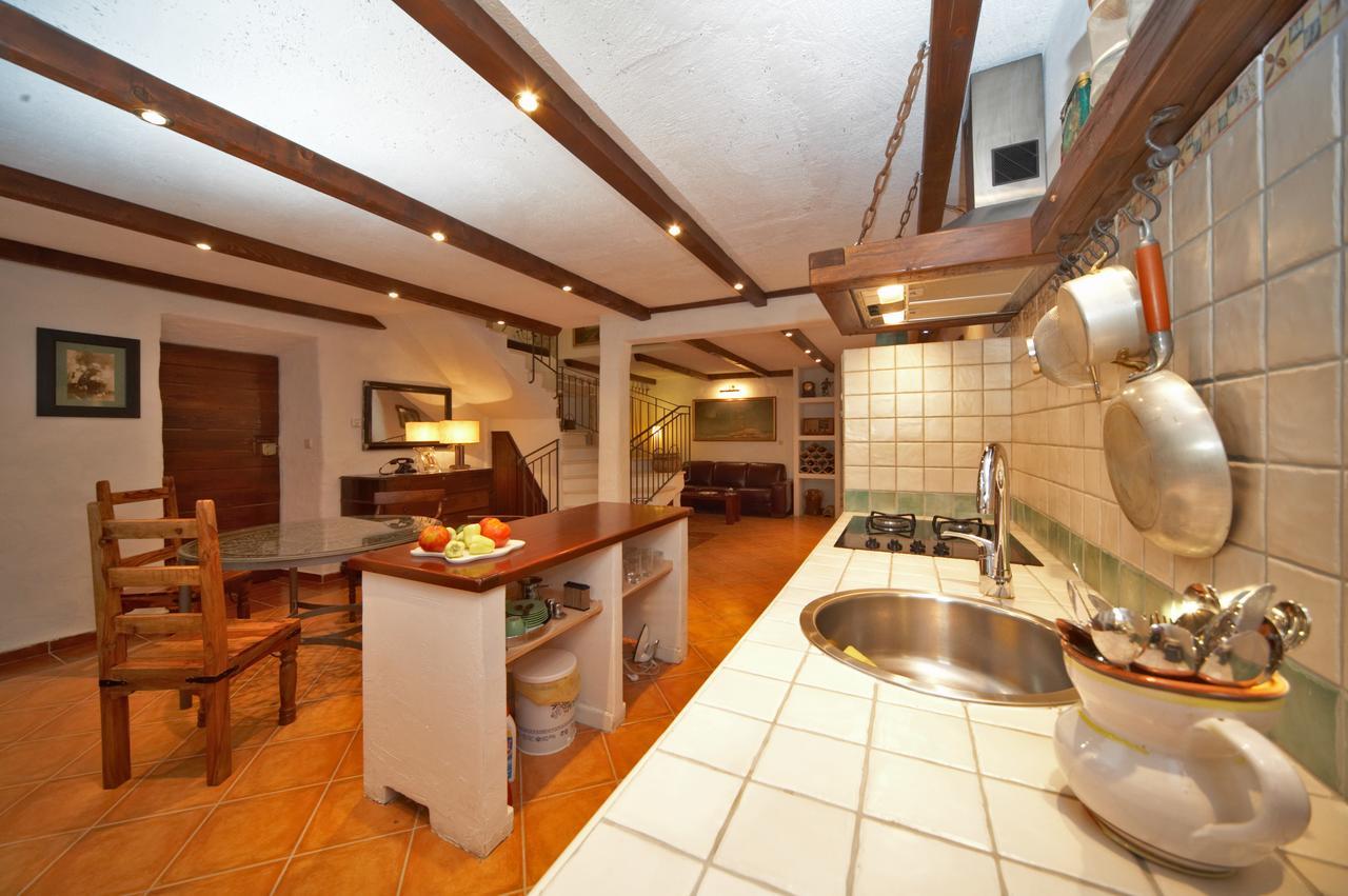 Srednji Radovčići Rilovic Houseヴィラ エクステリア 写真