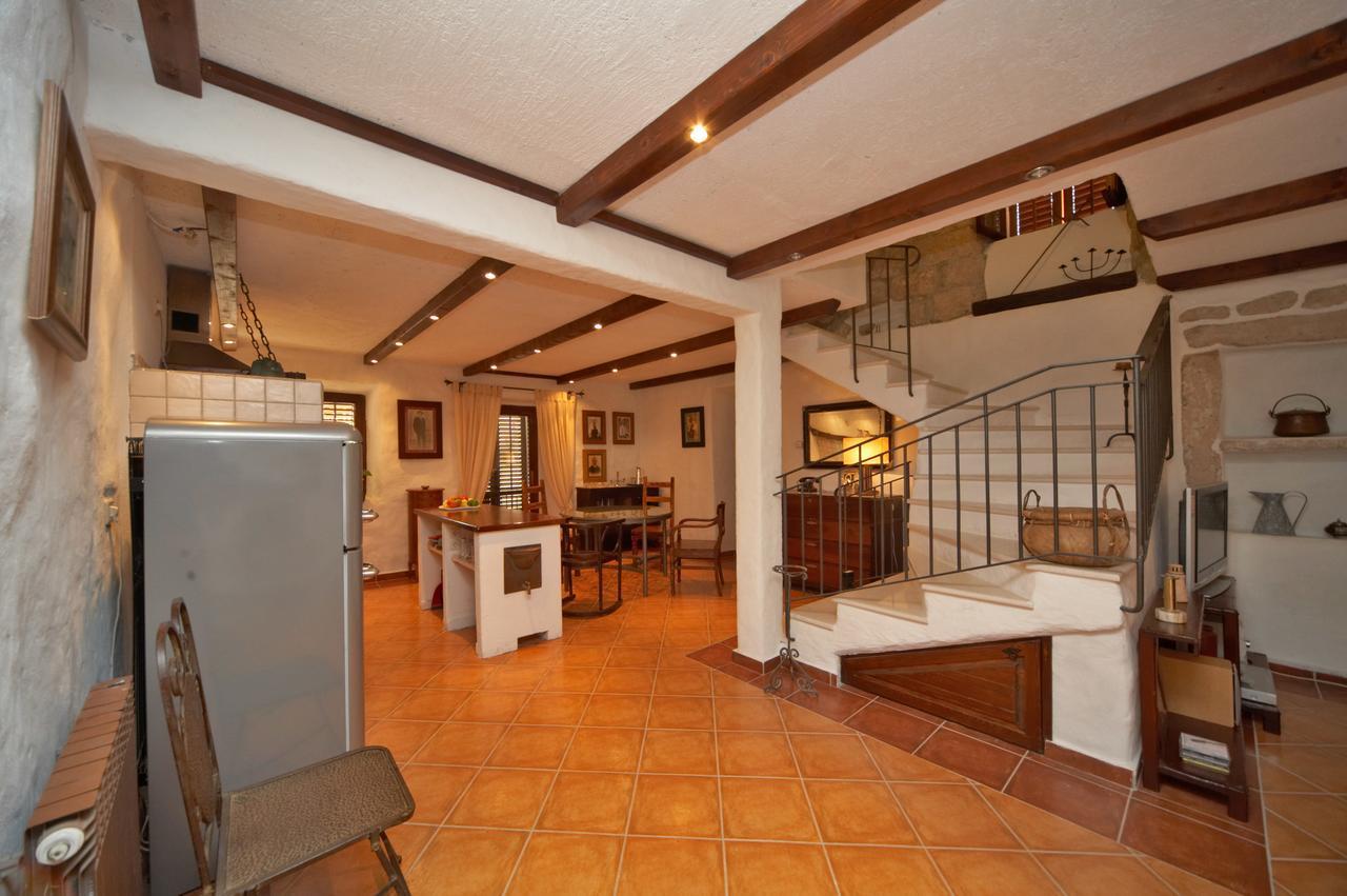 Srednji Radovčići Rilovic Houseヴィラ エクステリア 写真
